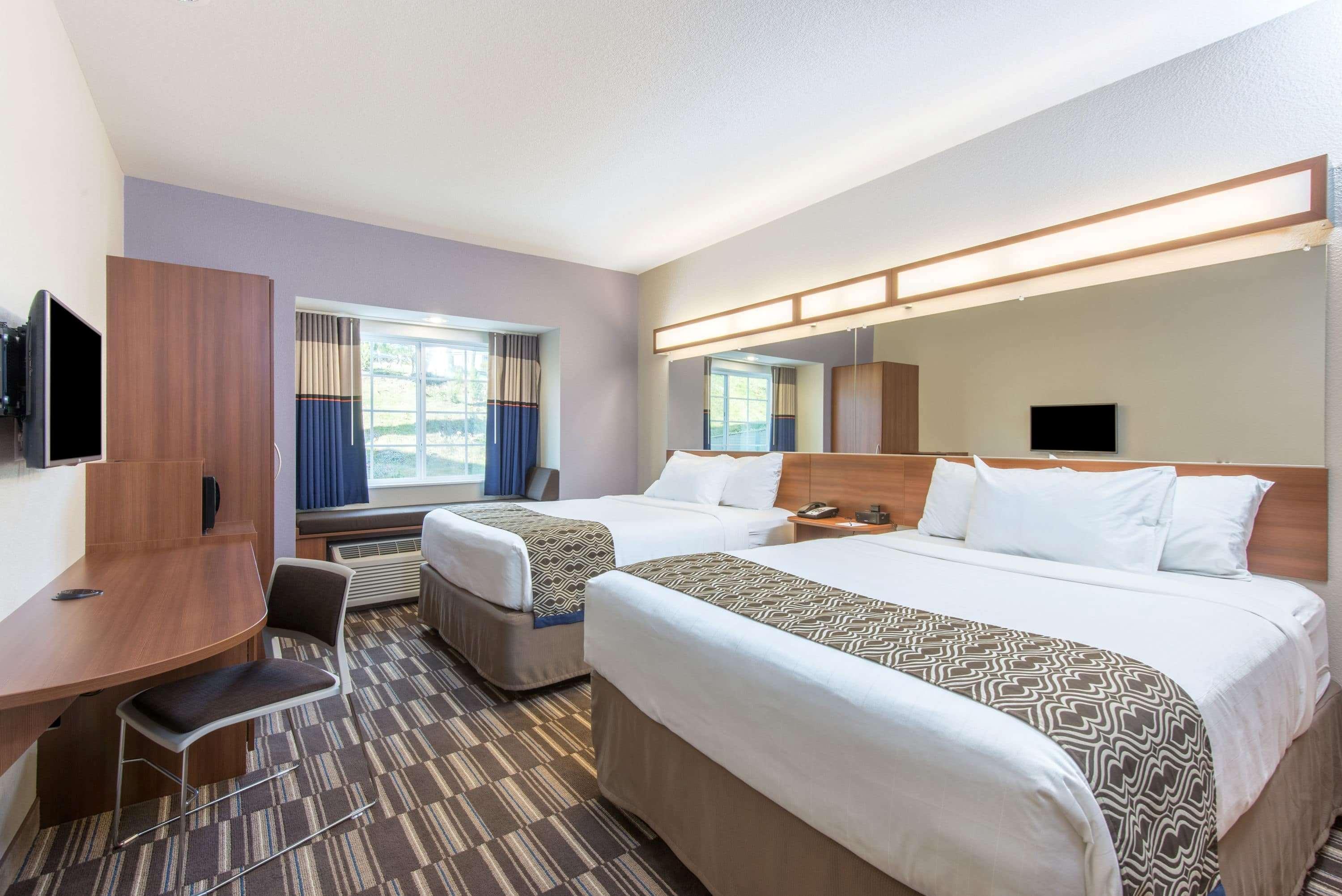 Microtel Inn & Suites By Wyndham Cadiz Exterior photo